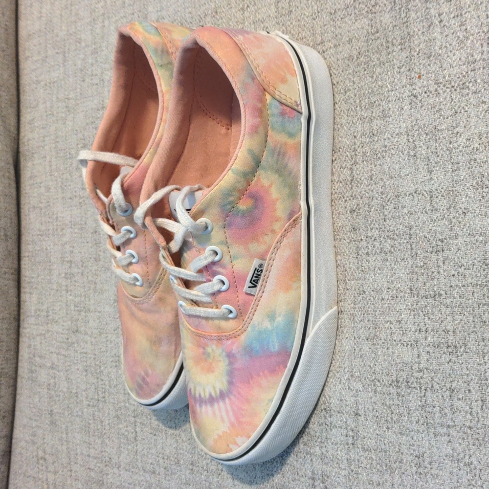 Vans pink tie dye lace up low top sneakers size 8 in good used condition